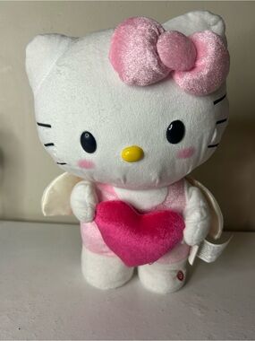 Hello Kitty Plush Holding Pink Heart Stepper